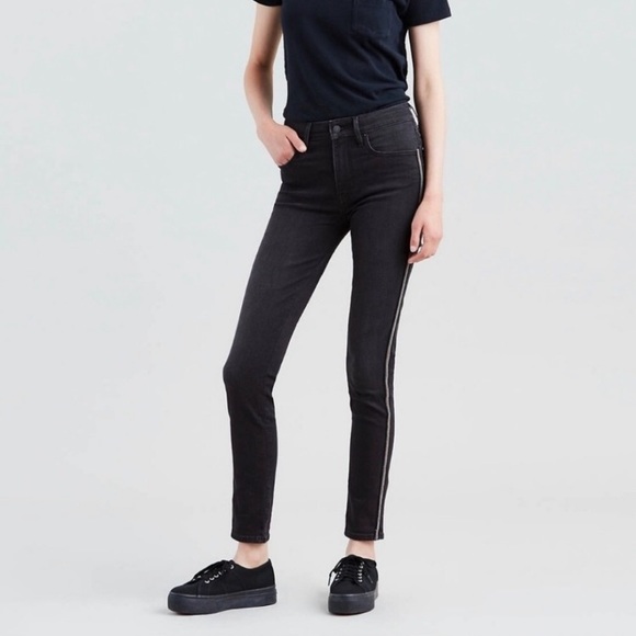Levi’s 721 High Rise Skinny Black Jeans - Picture 2 of 8